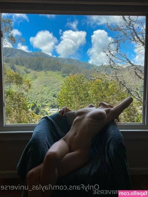 laylas_universe [ laylas-universe ] - Short video of me deep throating my Hubby  This is exactly why he