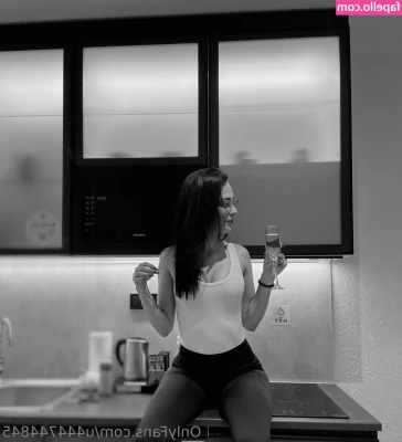 lunamoodvip - Wanna snack  Check your inbox for this juicy apple