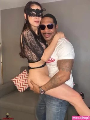 txazn_hotwife [ txazn-hotwife ] - Muy amarilla