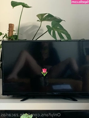 jade.zacarias [ jade-zacarias ] - New Year Same Sexy
