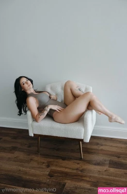 Harlee Hassell [ harlee-hassell-9 ] - wanna hit it from the back