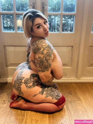 Katiesummer222 - Rip these open and have your way with me 😈