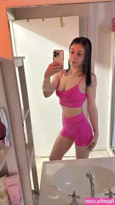 hazelwright2 - Hey babes   going to be posting something sexy tomorrow  who is
