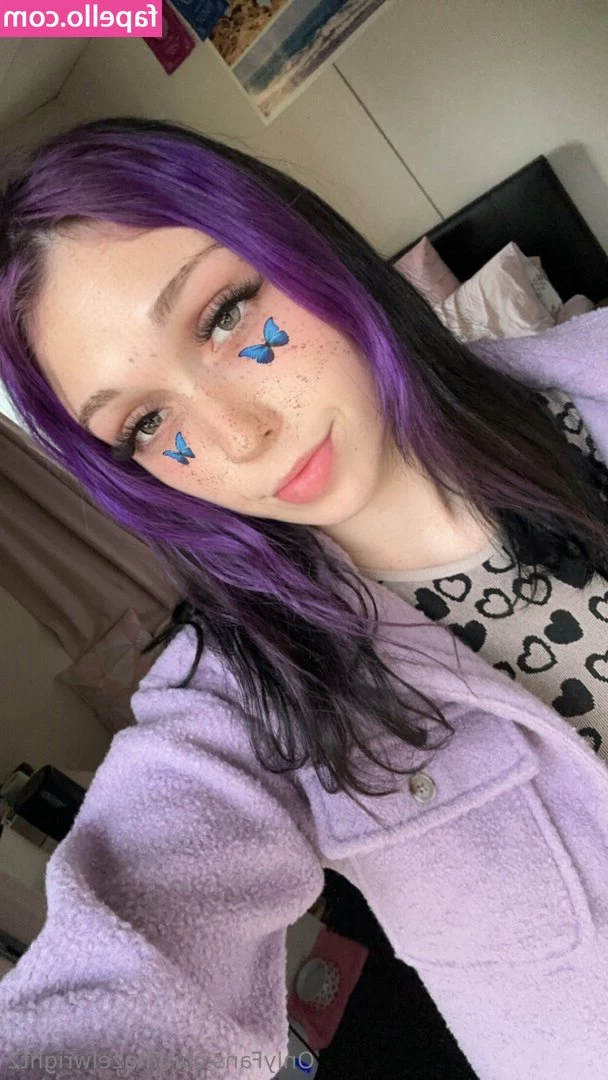 hazelwright2 - Naked in my best friend's house
