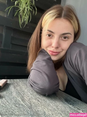 alina.schmidt [ alina-schmidt ] - Welcome to my dungeon    What hole do you think would make me cum the