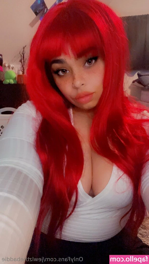 vellvetrosexxx - If you’re really loyal to your Queen, you’ll lick the bottom of