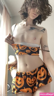 Miss_Crows_Nest [ miss-crows-nest ] - Now you can see how I looked under the fishnets