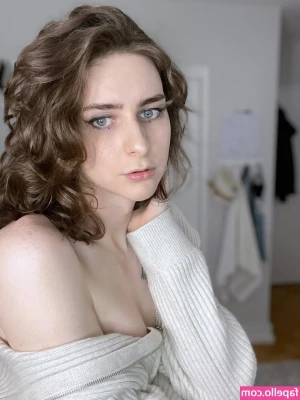 Miss_Crows_Nest [ miss-crows-nest ] - I love when he shoves his cock down my throat