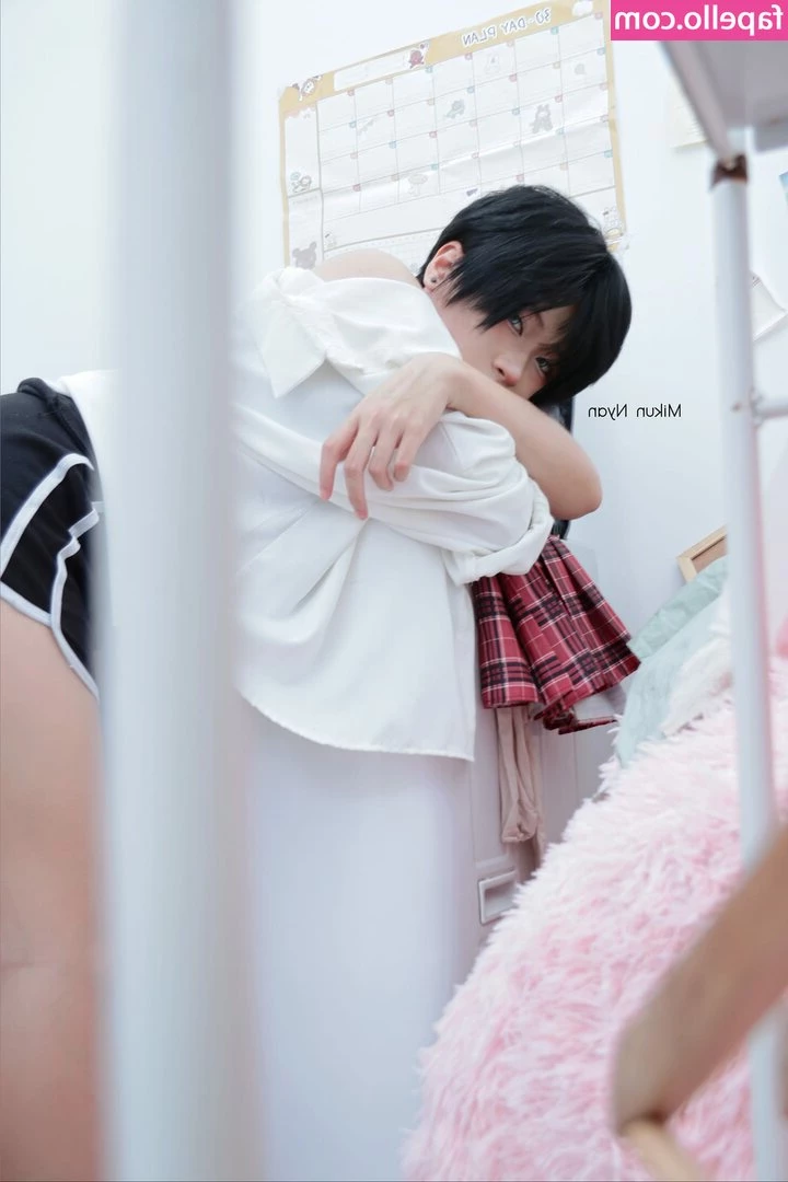Mikun Nyan [ mikun-nyan ] - Bend me over and pull my hair that s what really gets me going