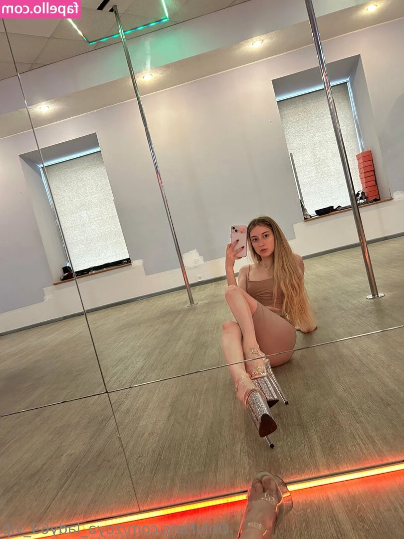 zoya_lady69_vip [ zoya-lady69-vip-1 ] - Dupka na dobranoc