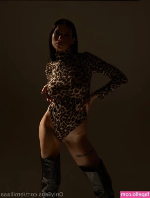 EmiliAAA - Go follow my new friend  She s tattooed  petite and loves to interact