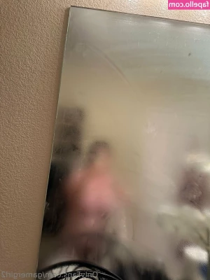 gamergirl2 - did a photoshoot with a new girl today  shes down for content so get