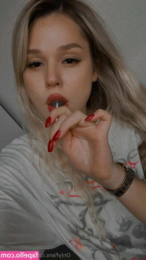 julieschone - Tip me 10.69 to drain you all night and let's start from there 😏