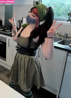 Layna Lazar [ layna-lazar ] - Hey there  fabulous people     Ready for a dose of enchantment  Today
