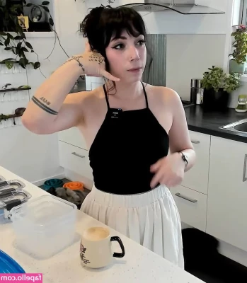 Layna Lazar [ layna-lazar ] - Noone asked for this😂 but tough a cute video could boost up your