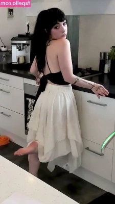 Layna Lazar [ layna-lazar ] - wanna leave a mark