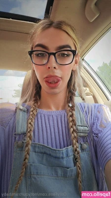 notyourtransbaby - Ufff necesito que alguien me acaricie los pies con mucho amor bebes