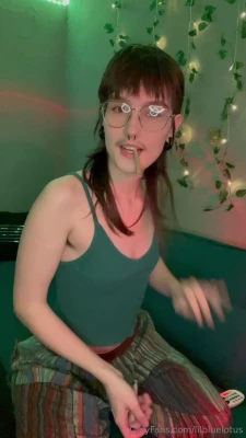 lilbluelotus - Do you guys think I should fuck @braceybella ?