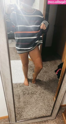 kyomi_skyy [ kyomi-skyy ] - Oh I dropped something let me bend over the bed and get it