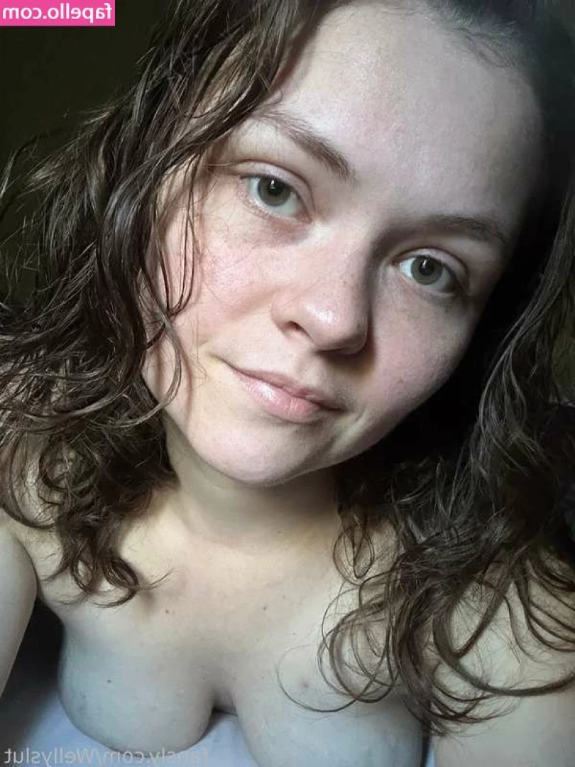 Emma Wells [ emma-wells ] - I'm online on my VIP page @jaadenkyrelle 👀