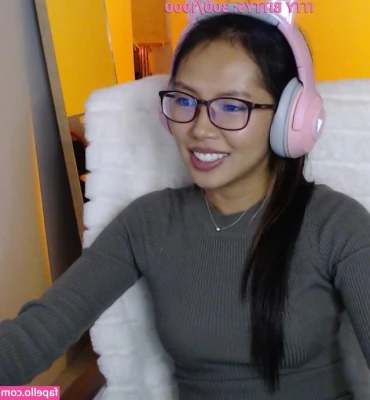thevarietygurl [ thevarietygurl-7 ] - Sitting around thinking naughty thoughts  Hope you have a great