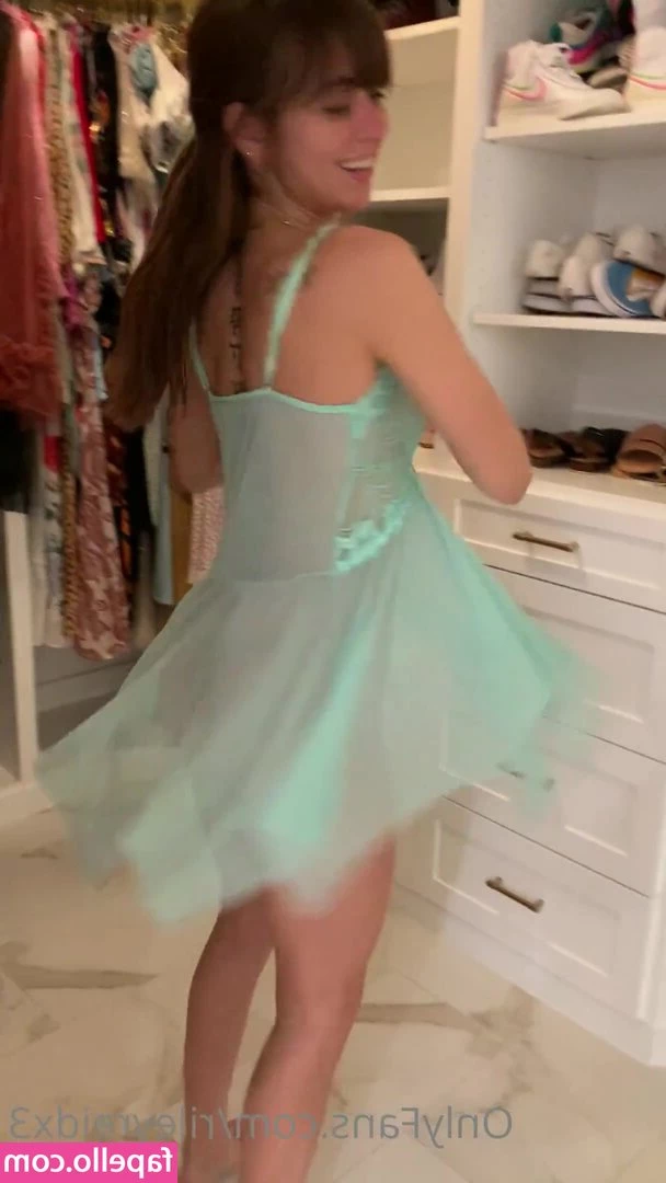 amberlie421 - Workout time