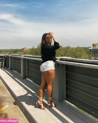 Kimberly Nguyen [ kimberly-nguyen ] - Im waiting you here on Top of me 😈 Touch me all over, kiss me on