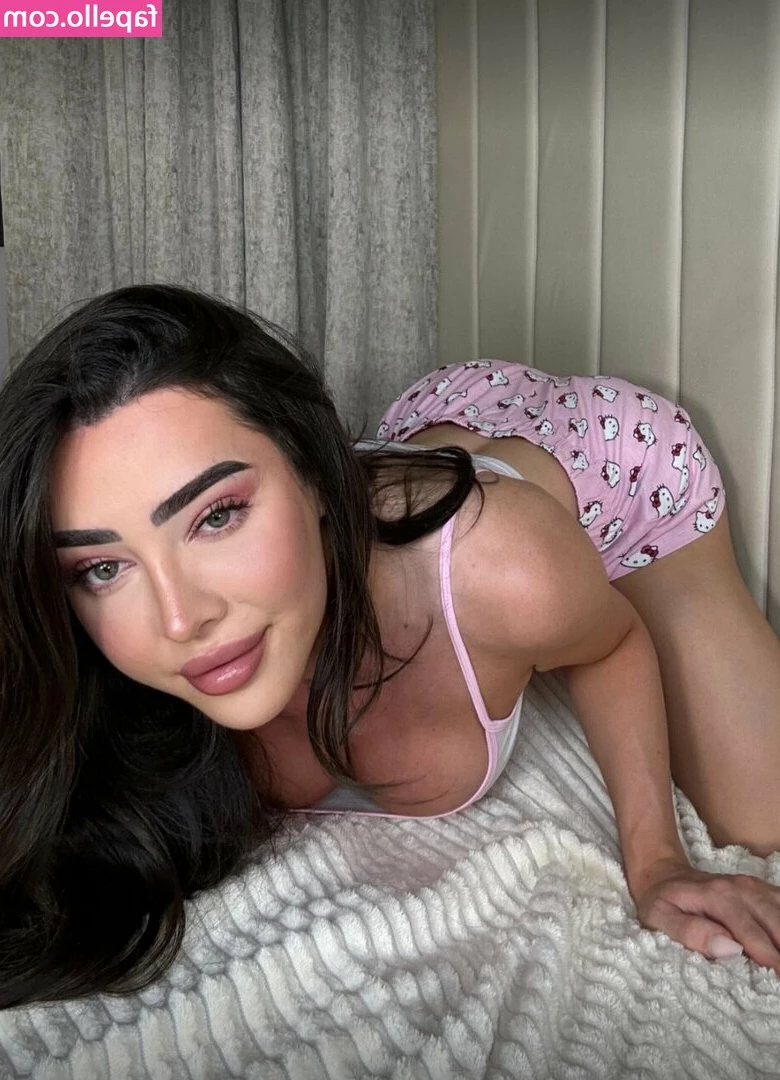 aliyarose [ aliyarose-5 ] - I hope you're stroking your cock when you look at me !!