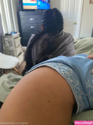 hdwifee - I have a new toy   who wants to see me with it