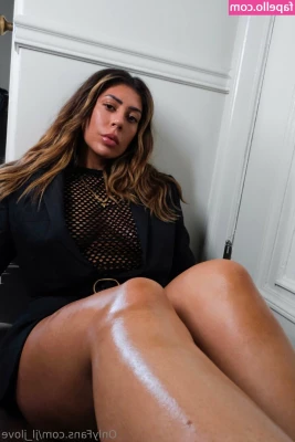jl_julialove [ jl-julialove ] - I m house sitting- do you think I should play