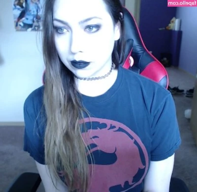 ashleytransgirl - Fuck my holes