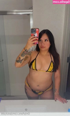poutybb - Horny after cam