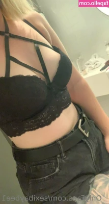 sexibaybee1 - Hey everyone  I m looking forward to being more active on here What