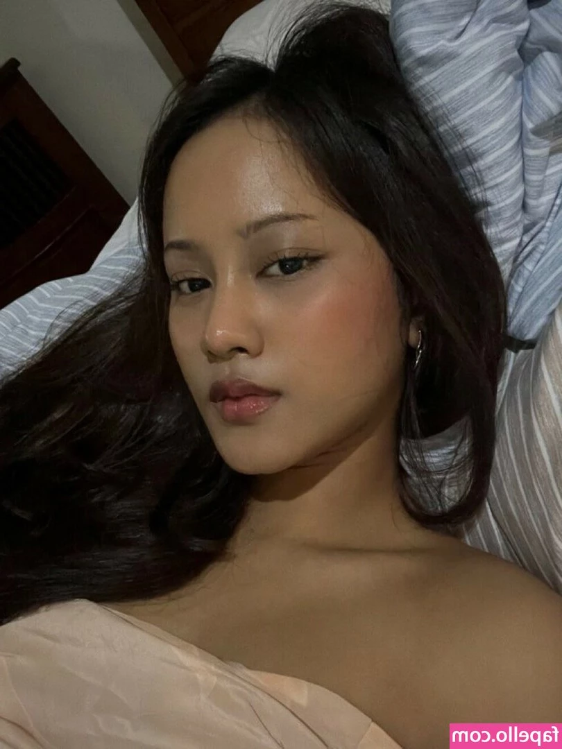 callyculate - Do you like it when I put my feet in your face? 👣