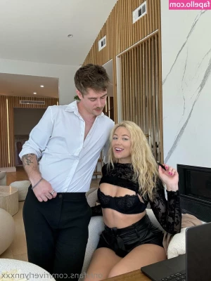 riverlynnxxx - How is your Wednesday going? 💕
