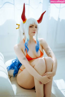 peachyxbell [ peachyxbell-2 ] - Watch me beat her pussy up from her pov  She was running from Dis