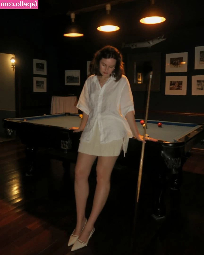 Lucy Moon [ lucy-moon-1 ] - I wanna show you how wet I am