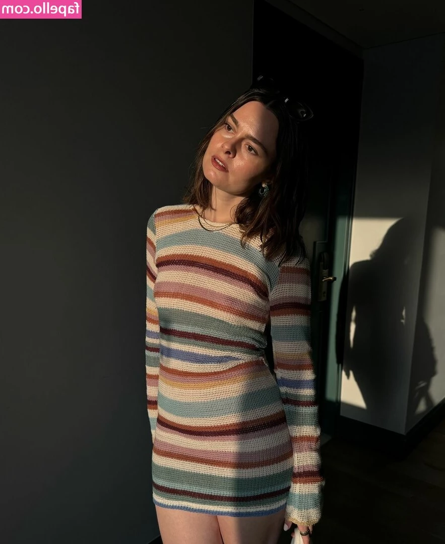 Lucy Moon [ lucy-moon-1 ] - You re all stretched out  Are you some kind of freak that takes it in