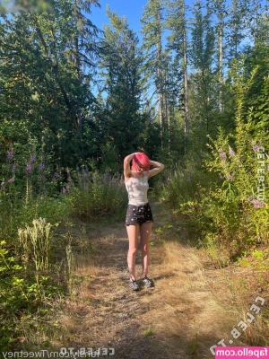 Tweetney [ tweetney-5 ] - Wanna give me head while I use my brain? 🤭