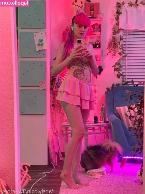 Tweetney [ tweetney-5 ] - Saturday afternoon boner