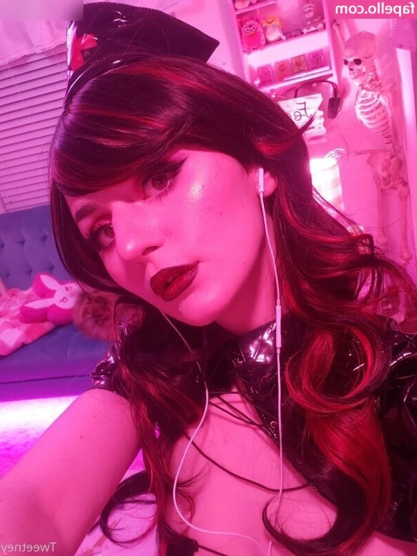Tweetney [ tweetney-5 ] - Up close spread leg pussy photo… I haven’t been having as much