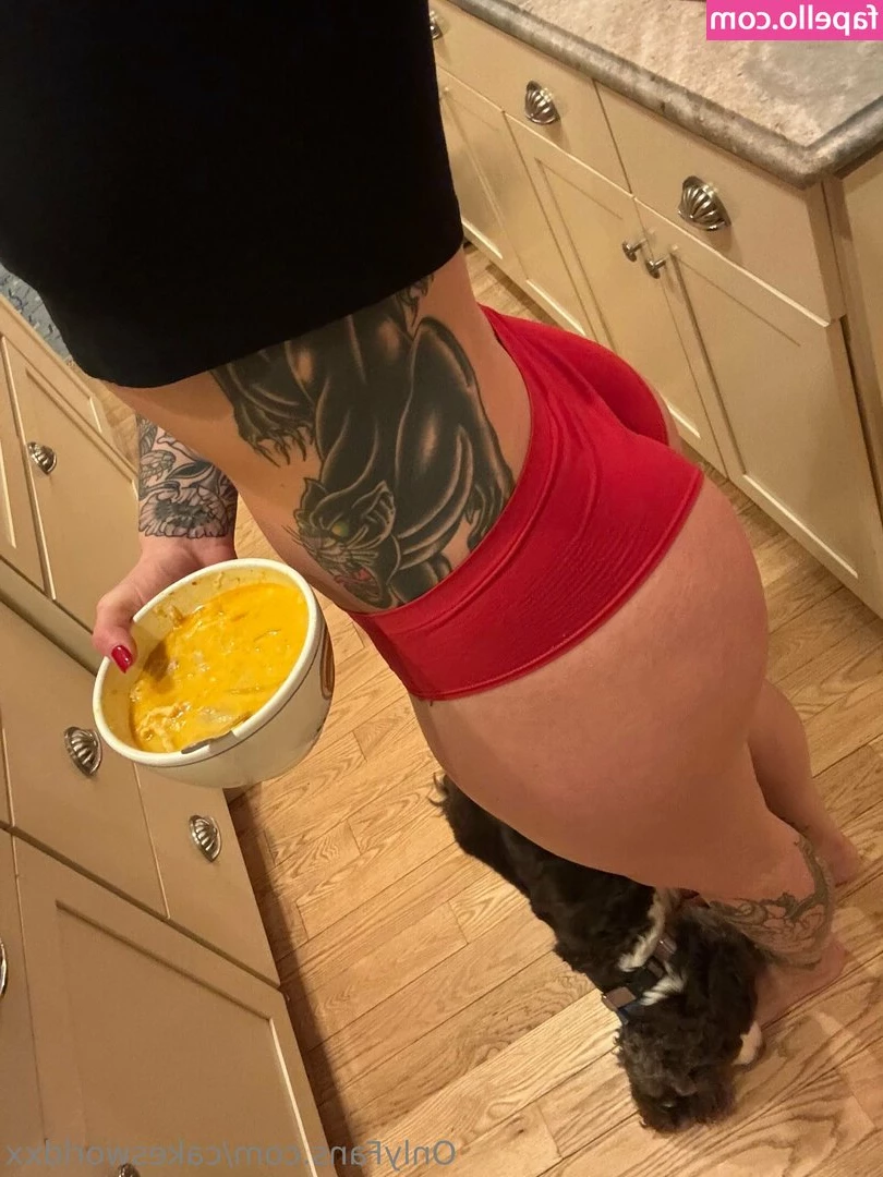 cakesworldxx [ cakesworldxx-10 ] - Taking applications for a man to join me and my man in a threesome   