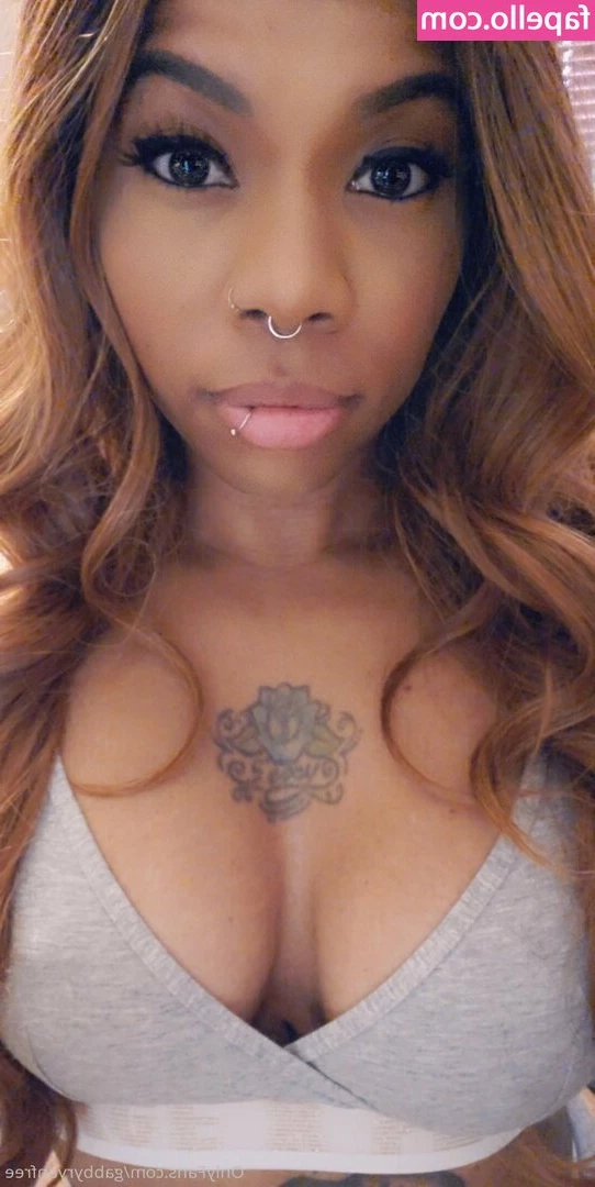 gabbyryanfree - Burada seni bekleyen bir delik var    There s a hole waiting for you