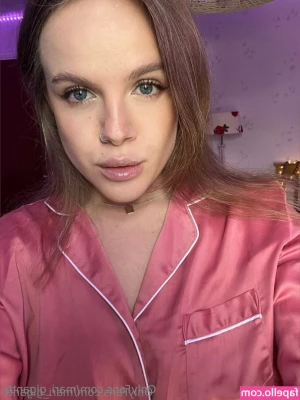 mari_iso [ mari-iso ] - I ve been so fucking horny recently