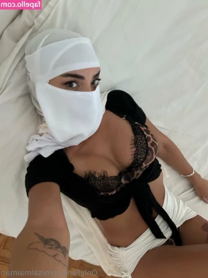 salmaiman - Playing dress up