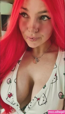 Flashinaa - Wow! My stepdaughter @mizzymay95 soaked the rocks with her cum while