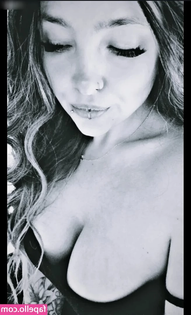 Flashinaa - Hey babeees  I feel so bad I haven t posted all week  I wanted to