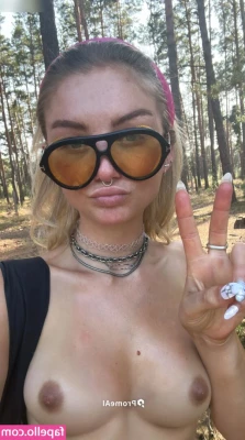 Julia Wulf [ julia-wulf ] - Hey fellas it my birthday yall show your girl a little love to l