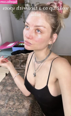 Julia Wulf [ julia-wulf ] - Got horny last night….and….well I had fun in the living room 😈
