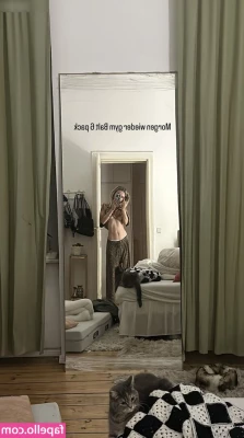Julia Wulf [ julia-wulf ] - Come chat with me